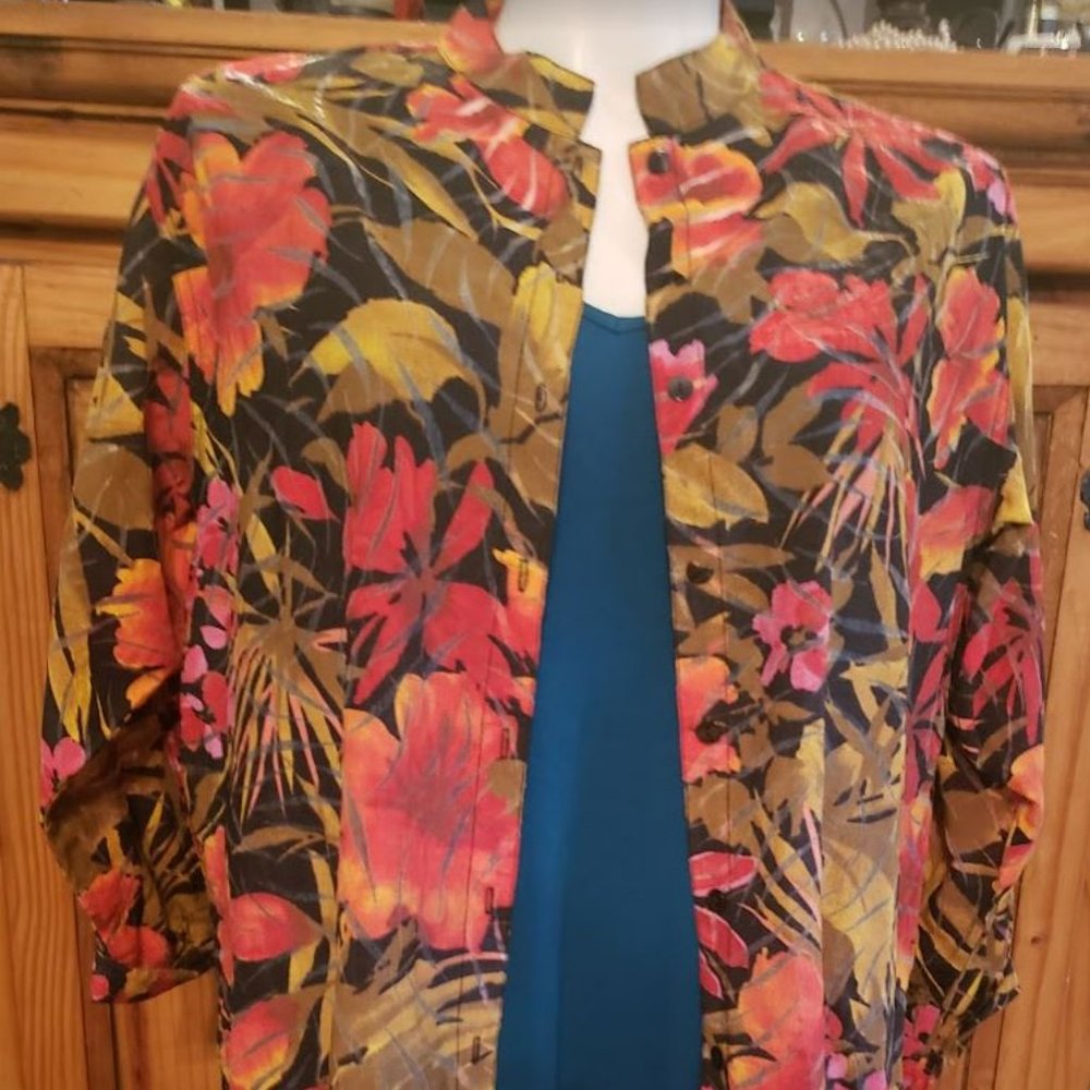 Chico's Sz 3 (XL)  Women's Hawaiian Floral Long Sleeve Button-up Blouse …